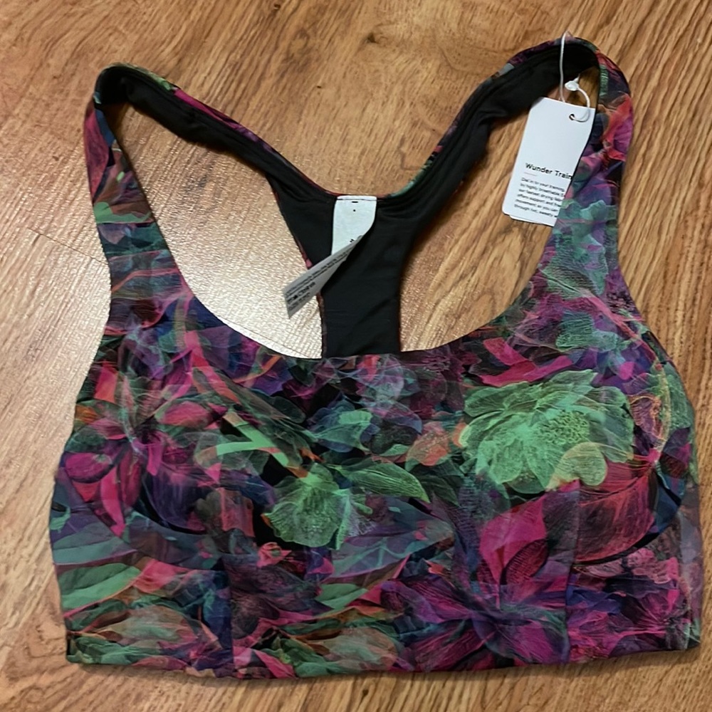 NWT Lululemon Wunder Train Sports Bra